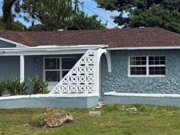 1001 Coolidge AVE , LEHIGH ACRES, FL 33936