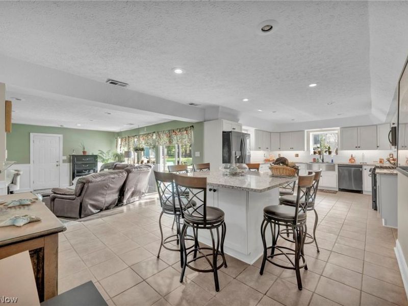 8689 Stearns Road , Olmsted Township, OH 44138 Photo 12