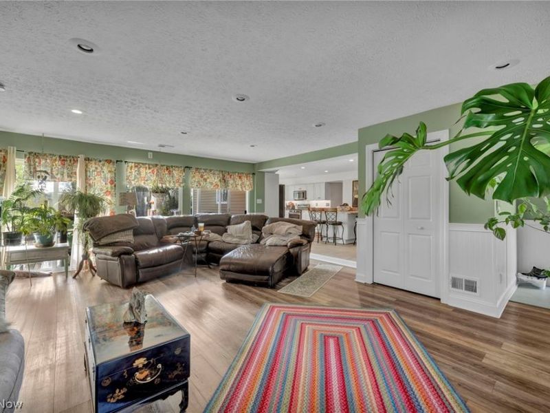 8689 Stearns Road , Olmsted Township, OH 44138 Photo 16