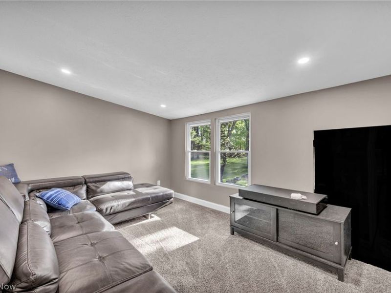 8689 Stearns Road , Olmsted Township, OH 44138 Photo 20