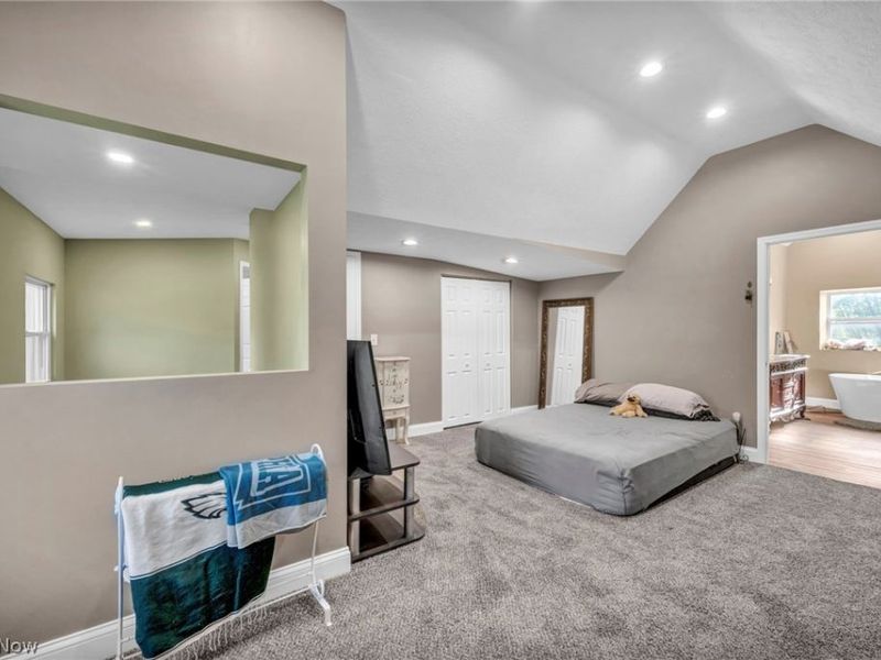 8689 Stearns Road , Olmsted Township, OH 44138 Photo 23