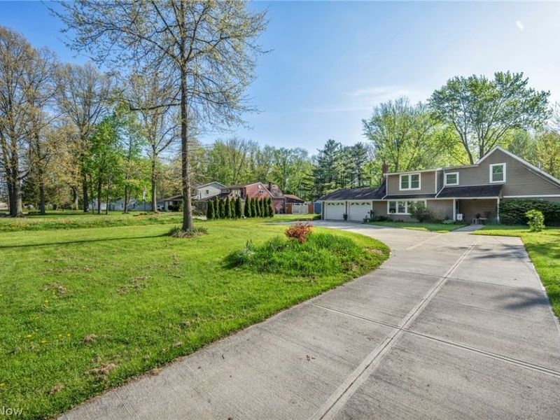 8689 Stearns Road , Olmsted Township, OH 44138 Photo 3