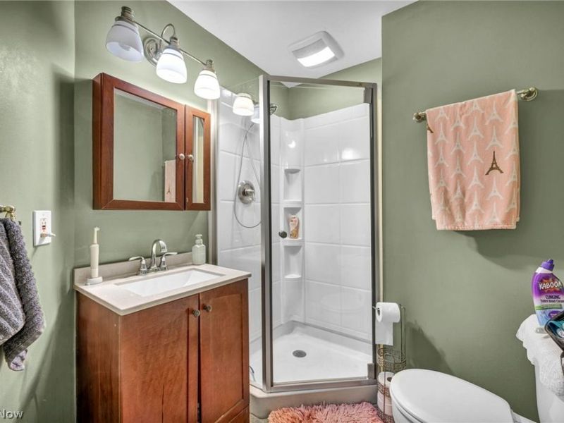 8689 Stearns Road , Olmsted Township, OH 44138 Photo 32