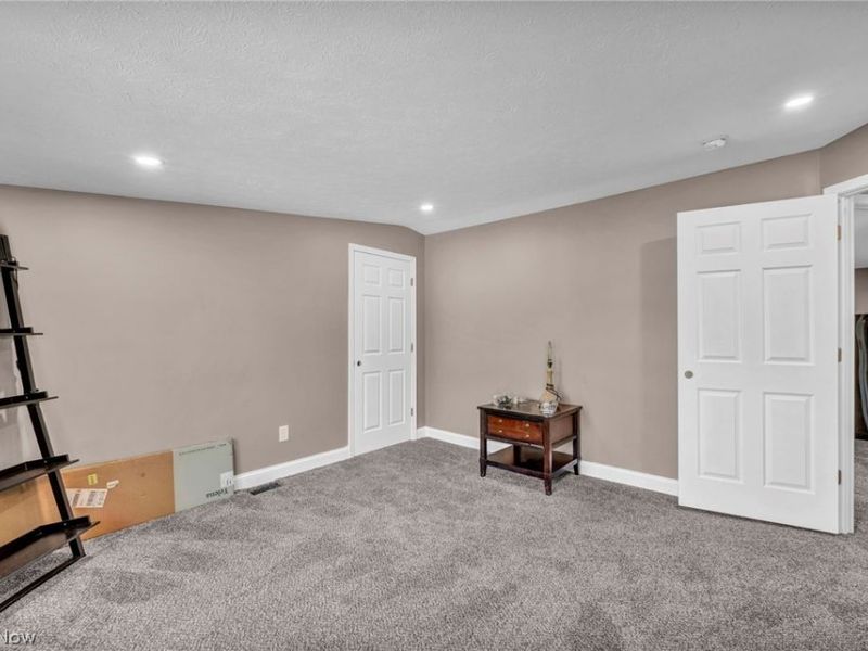 8689 Stearns Road , Olmsted Township, OH 44138 Photo 33