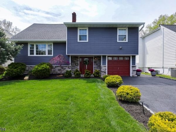 14 Dorset Dr, Kenilworth, NJ 07033