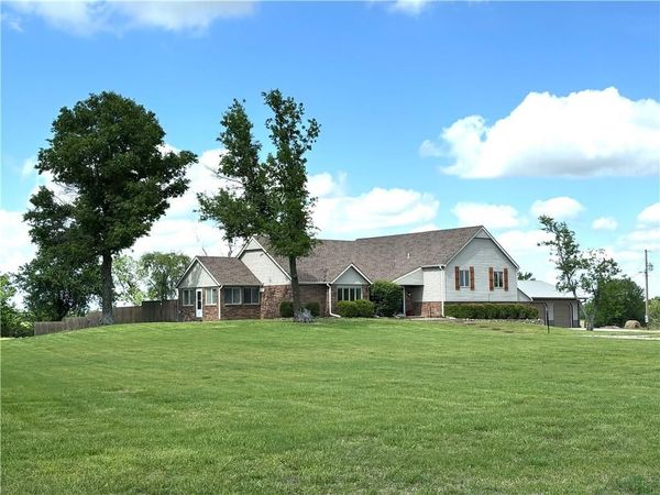 1358 26000 Road, Parsons, KS 67357