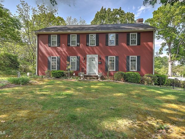 211 Crestwood Drive, Johnson City, TN 37601