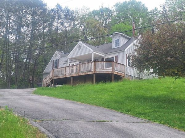 1638 Charlotte Drive, Elizabethton, TN 37643