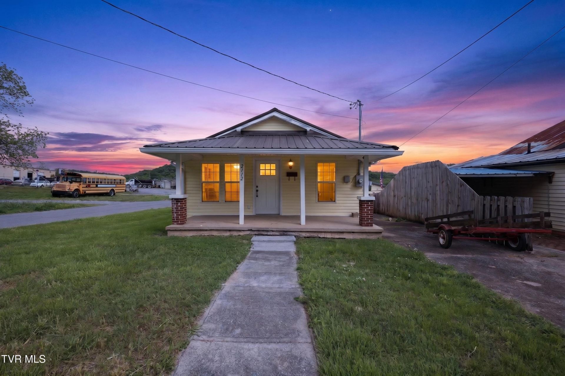 2112 East Myrtle Avenue, Johnson City, TN 37601 Main Photo