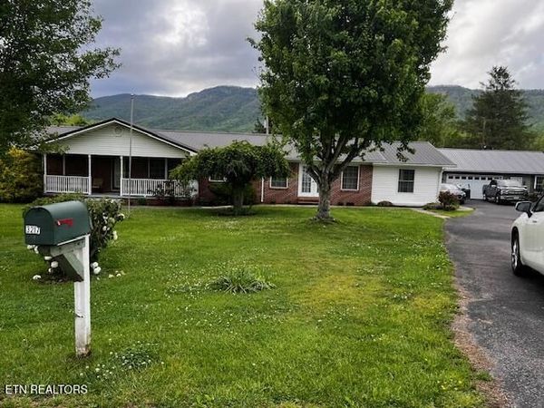 3217 Doctor Thomas Walker Rd, Ewing, VA 24248