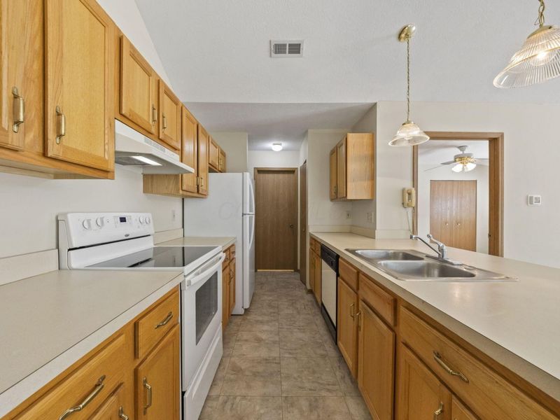 6113 Blendon Chase Drive, Westerville, OH 43081 Photo 5