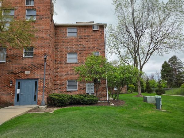 1313 Cunat Court, Unit 3F, Lake In The Hills, IL 60156