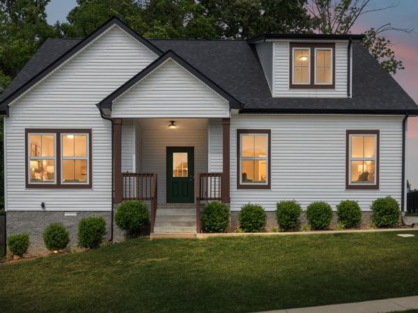 1050 Spicer Dr, Clarksville, TN 37042