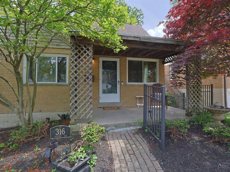 316 Glenroy Avenue, Cincinnati, OH 45233 Photo 2