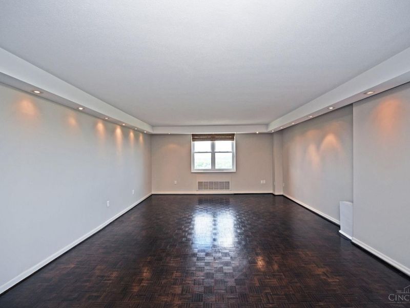 2444 Madison Road, Unit 1410, Cincinnati, OH 45208 Photo 11