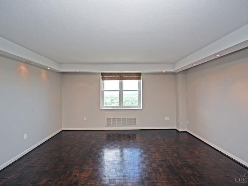 2444 Madison Road, Unit 1410, Cincinnati, OH 45208 Photo 12