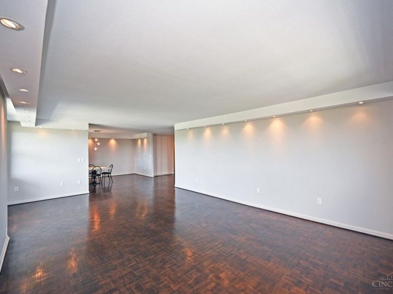 2444 Madison Road, Unit 1410, Cincinnati, OH 45208 Photo 14