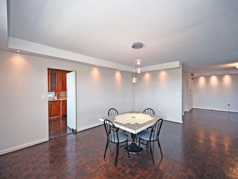 2444 Madison Road, Unit 1410, Cincinnati, OH 45208 Photo 18