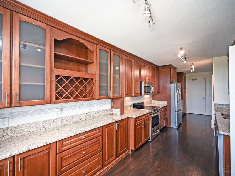 2444 Madison Road, Unit 1410, Cincinnati, OH 45208 Photo 19