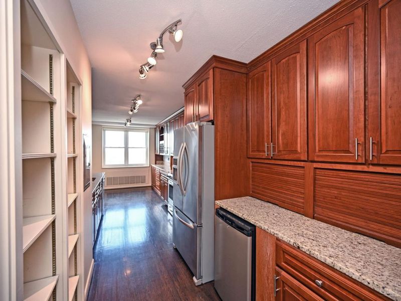 2444 Madison Road, Unit 1410, Cincinnati, OH 45208 Photo 22