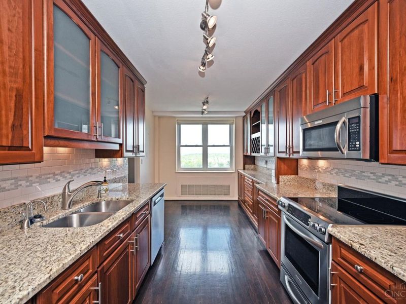 2444 Madison Road, Unit 1410, Cincinnati, OH 45208 Photo 23