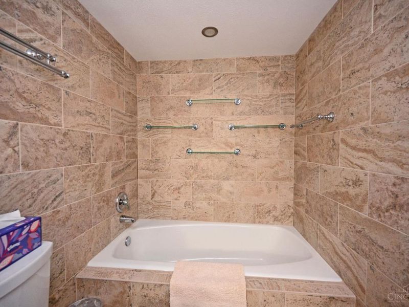 2444 Madison Road, Unit 1410, Cincinnati, OH 45208 Photo 33