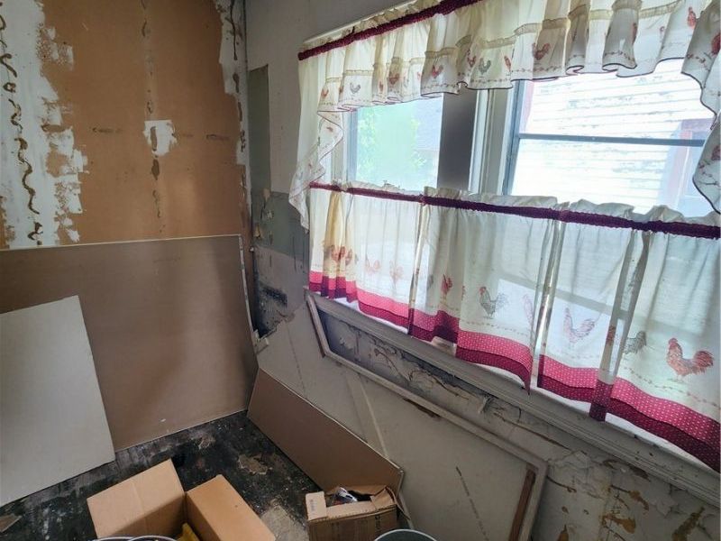 12607 Oakfield Avenue, Cleveland, OH 44105 Photo 2