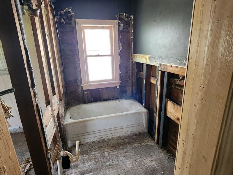 12607 Oakfield Avenue, Cleveland, OH 44105 Photo 4