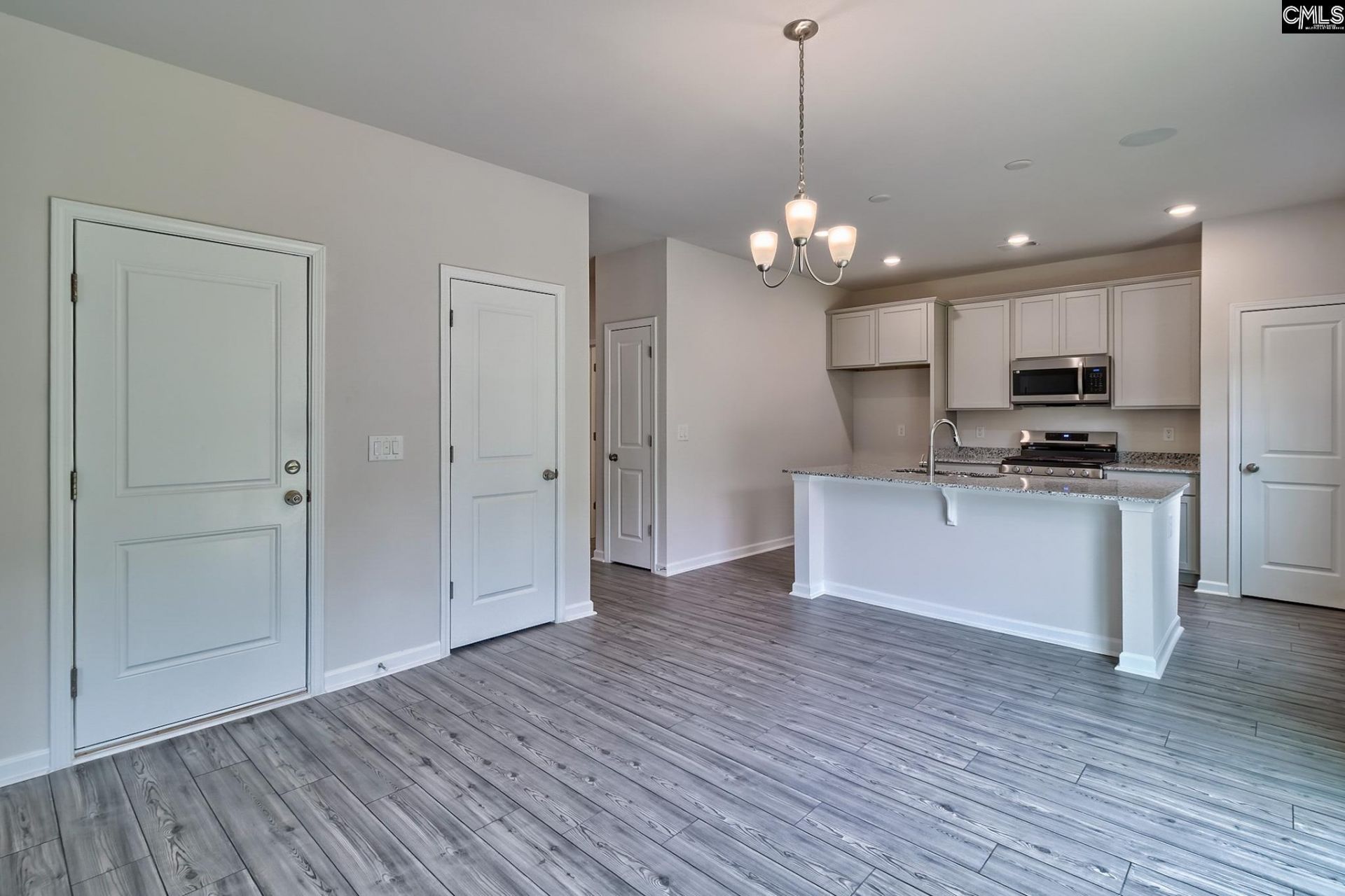 766 Samantha Street Photo 17