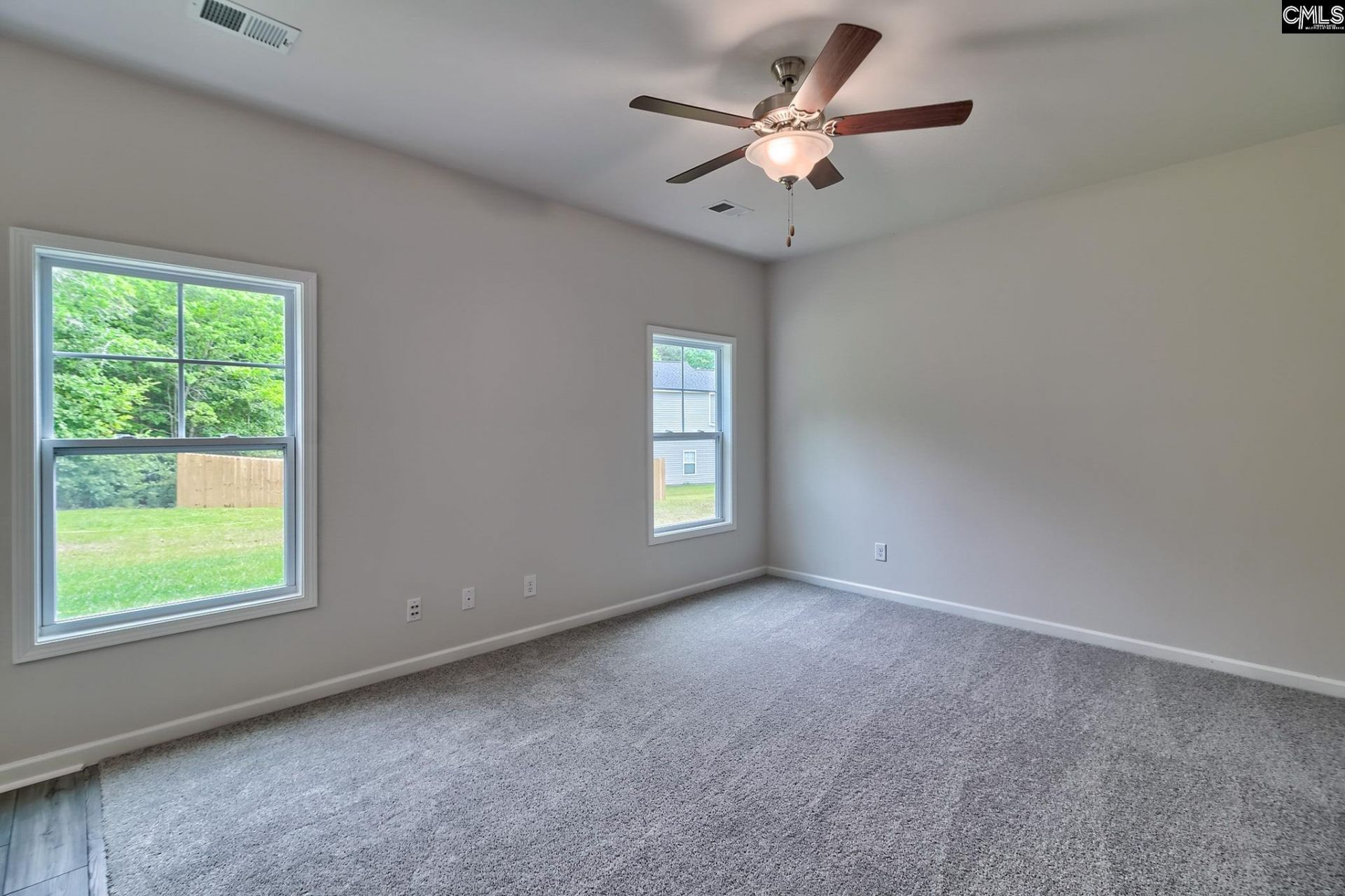 766 Samantha Street Photo 18
