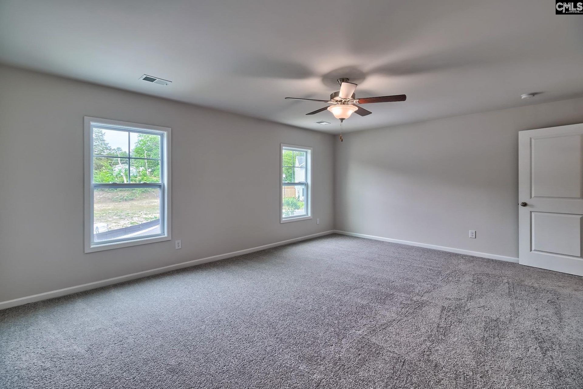 766 Samantha Street Photo 24