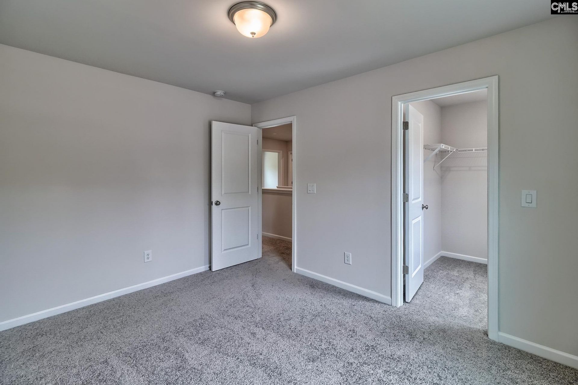 766 Samantha Street Photo 32
