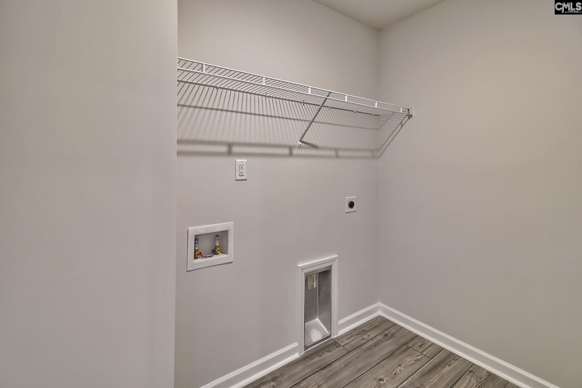 766 Samantha Street Photo 36
