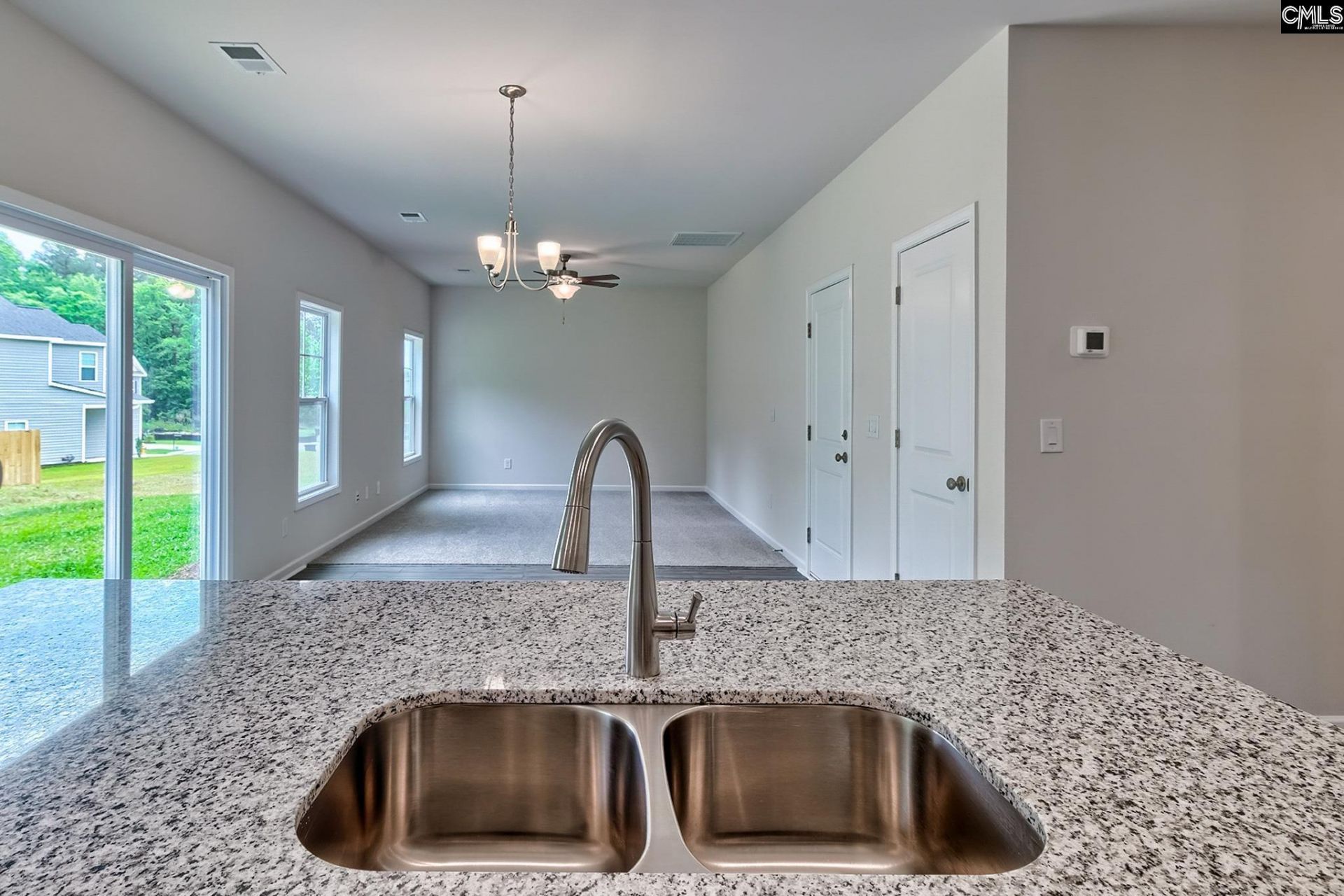 766 Samantha Street Photo 6
