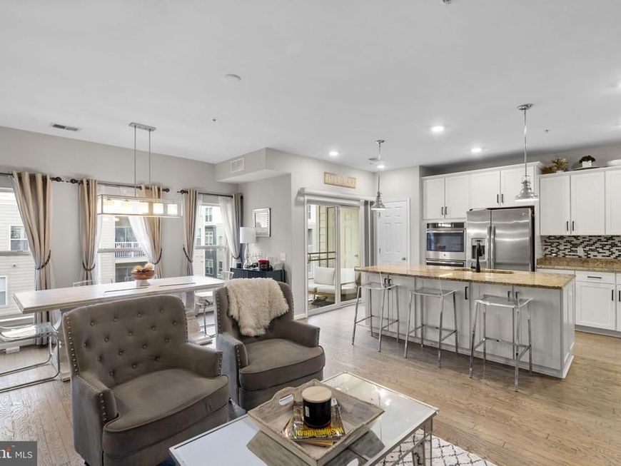121 Copley Circle, Unit 34-B, Gaithersburg, MD 20878 Main Photo