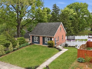 410 E HUNTER STREET, CHARLES TOWN, WV 25414