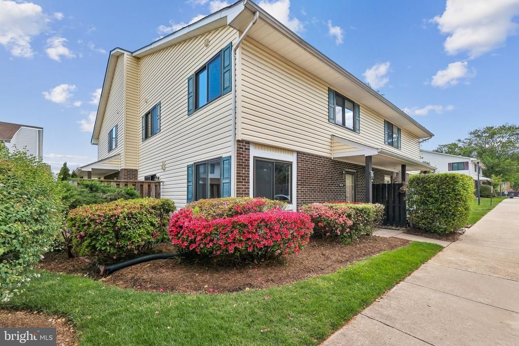 9017 Sandalwood Drive, Unit B, Manassas, VA 20110 Main Photo