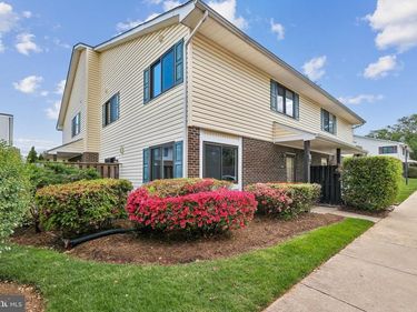 9017 SANDALWOOD DRIVE, Unit B, MANASSAS, VA 20110