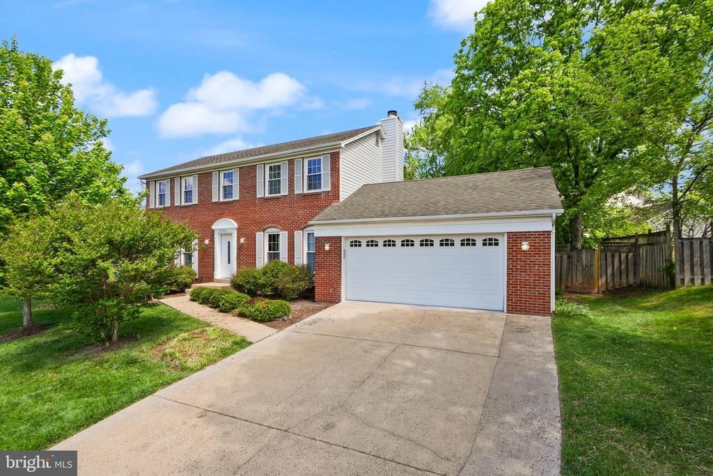 2592 John Milton Drive, Herndon, VA 20171 Main Photo