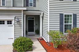 154 Red Leaf Boulevard photo 4