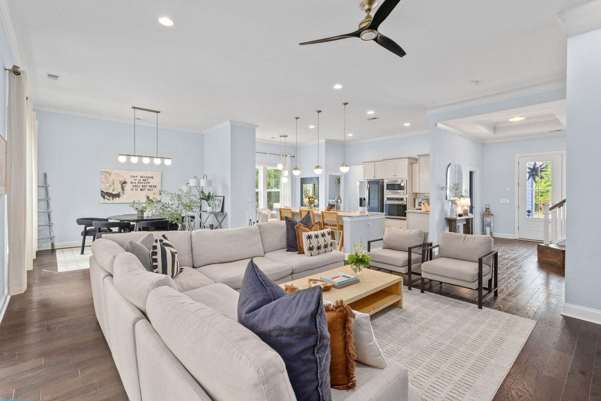 2049 Syreford Court Photo 6