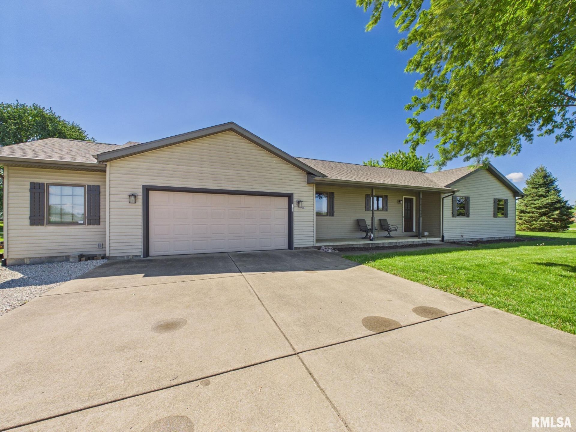 23451 Grist Mill Lane, Athens, IL 62613 Main Photo