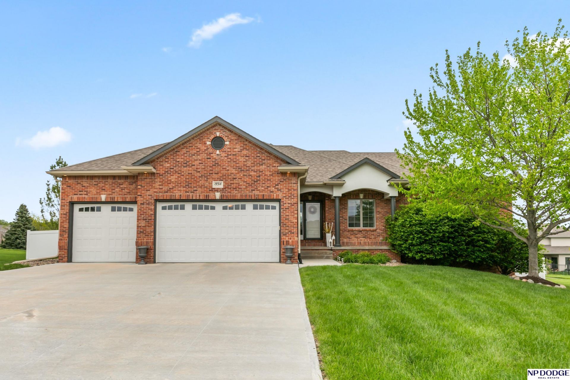 19314 Spaulding Circle , Elkhorn, NE 68022 Main Photo