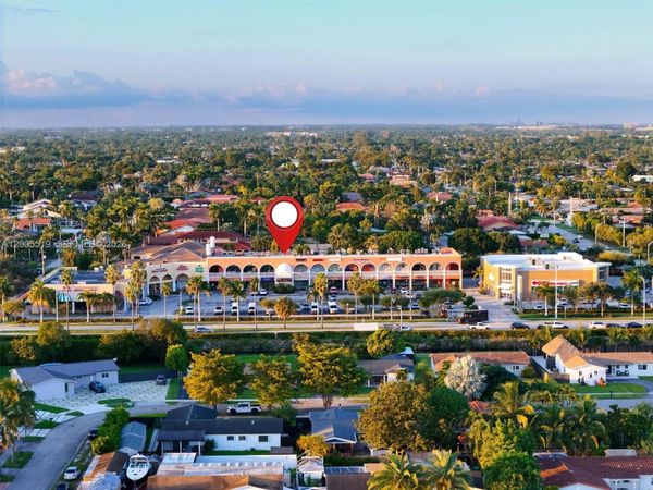 12711 SW 42nd St , Miami, FL 33175