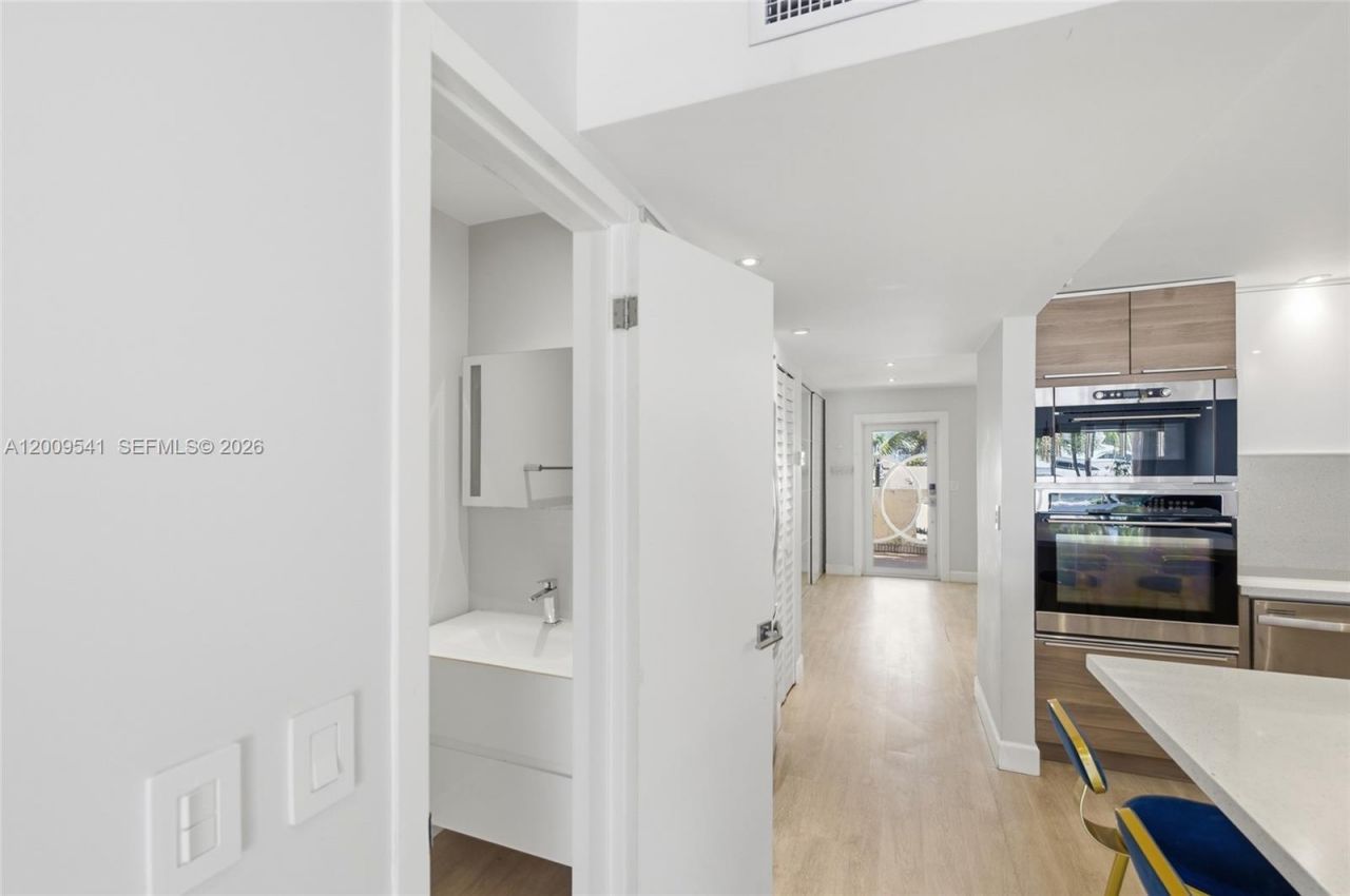 3819 170th St, Unit B-1, North Miami Beach, FL 33160 Photo