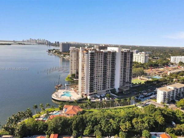 1800 NE 114th St , Unit 1502, Miami, FL 33181