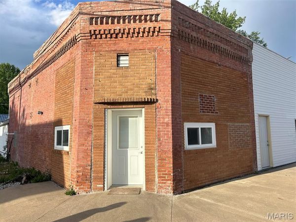29253 Des Moines Street, Wayland, MO 63472
