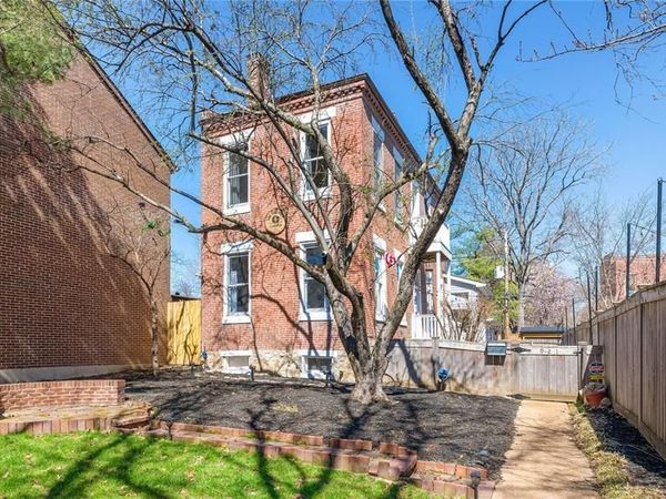 921 Morrison Avenue , St Louis, MO 63104