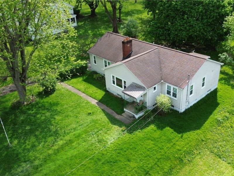 1389 Eastview Drive, Salem, OH 44460 Photo 2