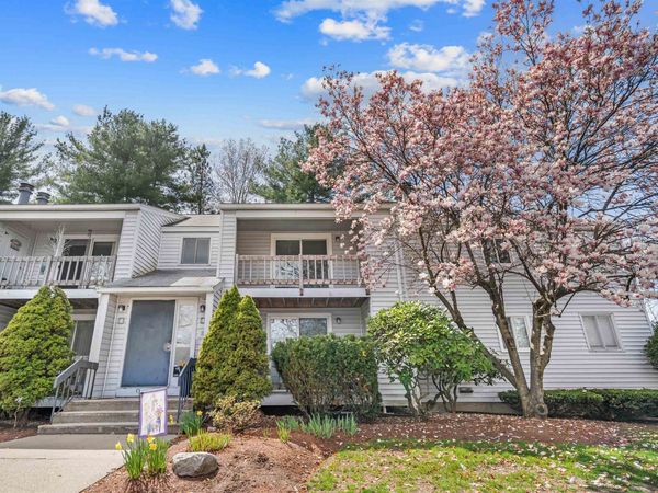 4 Ternbury Square, Unit D3, Nashua, NH 03060